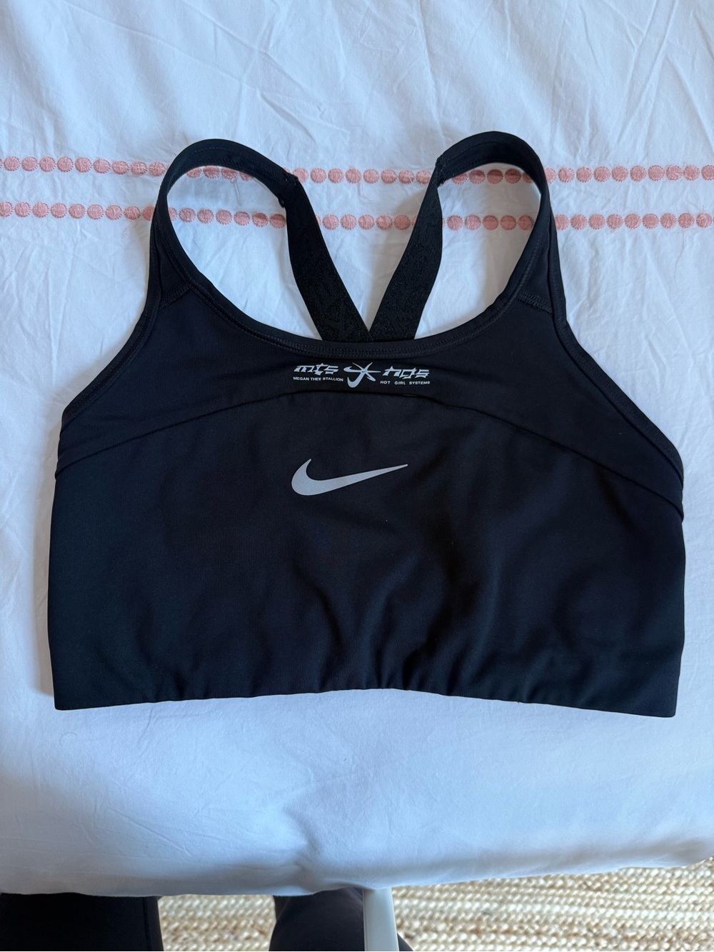 Nike Black Cross-Back Medium-Impact Sports Bra